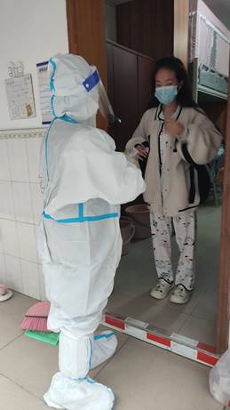 说明: G:\工作文件\2022-2023第一学期\党建\新闻发稿\12.1 华岩校区抗议\QQ图片20221201172102.jpg